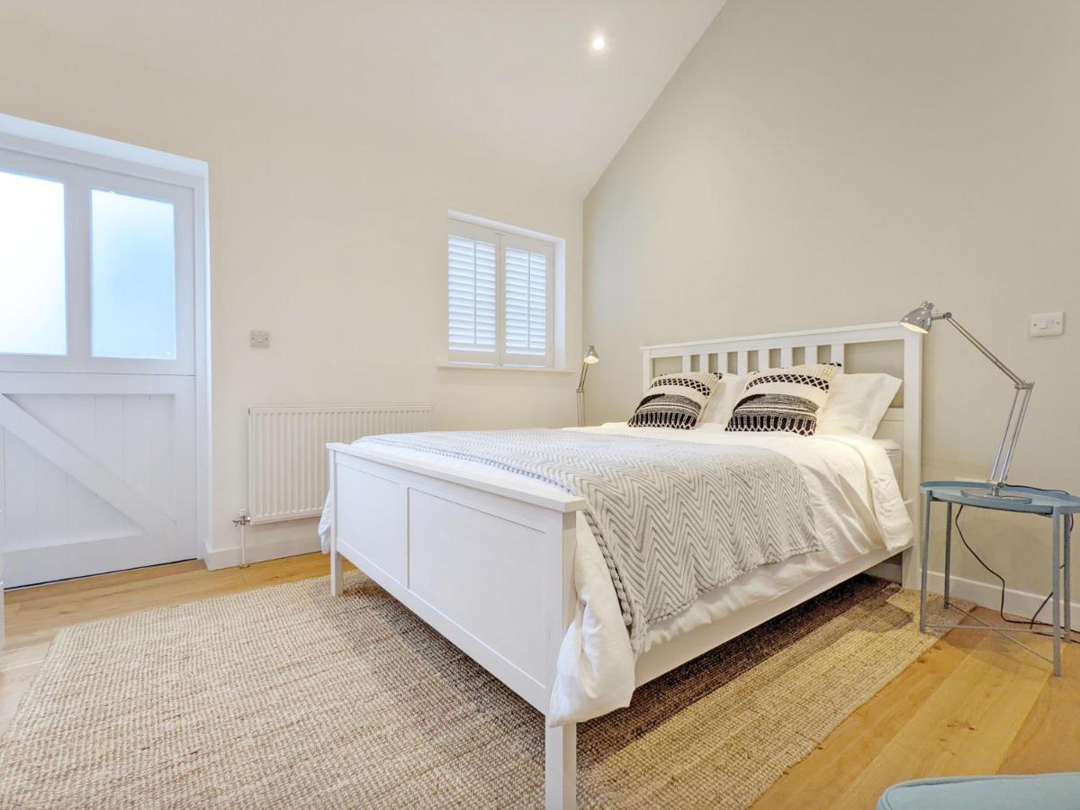 Little Maplewood, Tangmere Luaran gambar